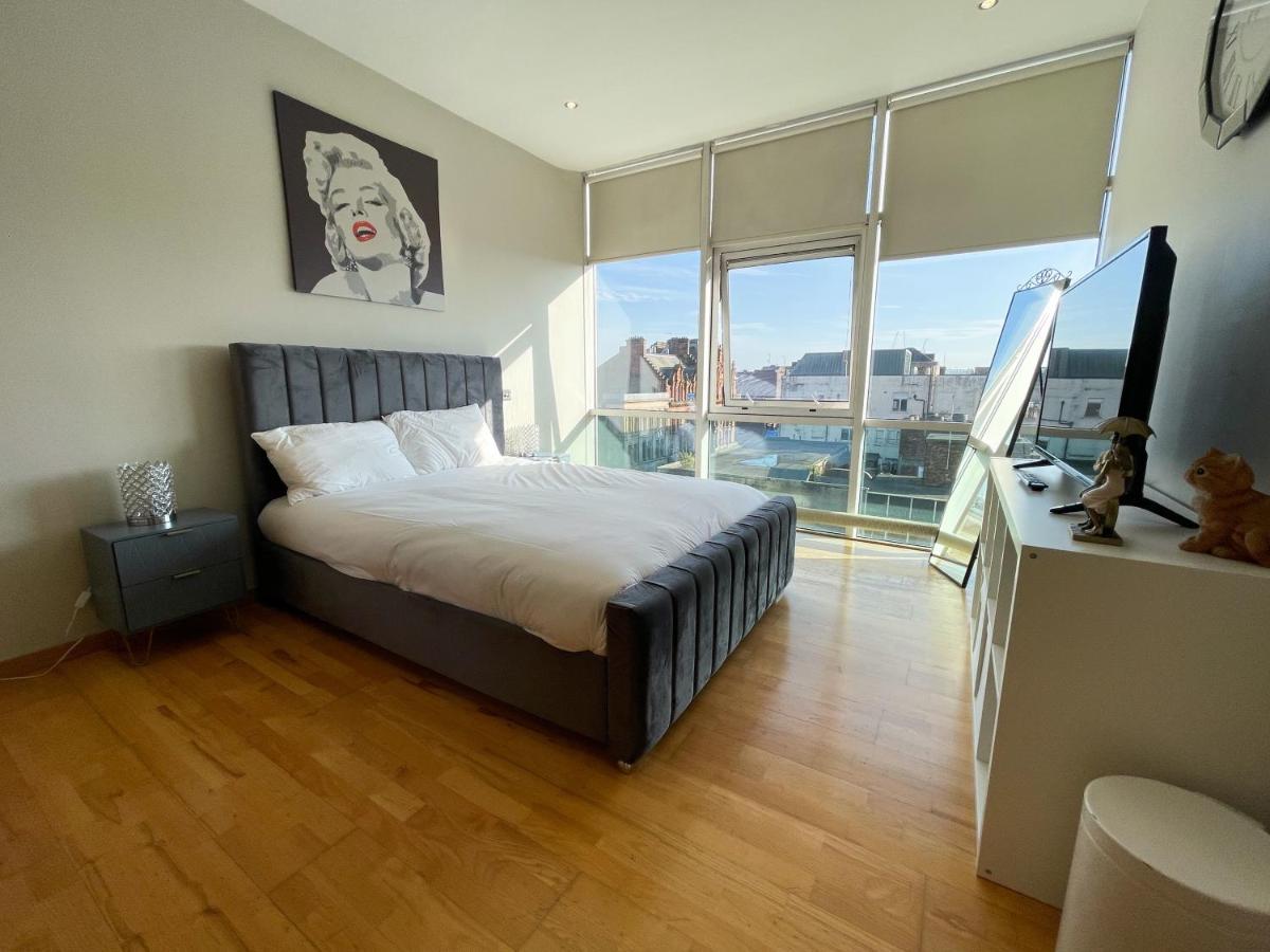 Centre 2-bed Parking Jacuzzi Bath Appartement *